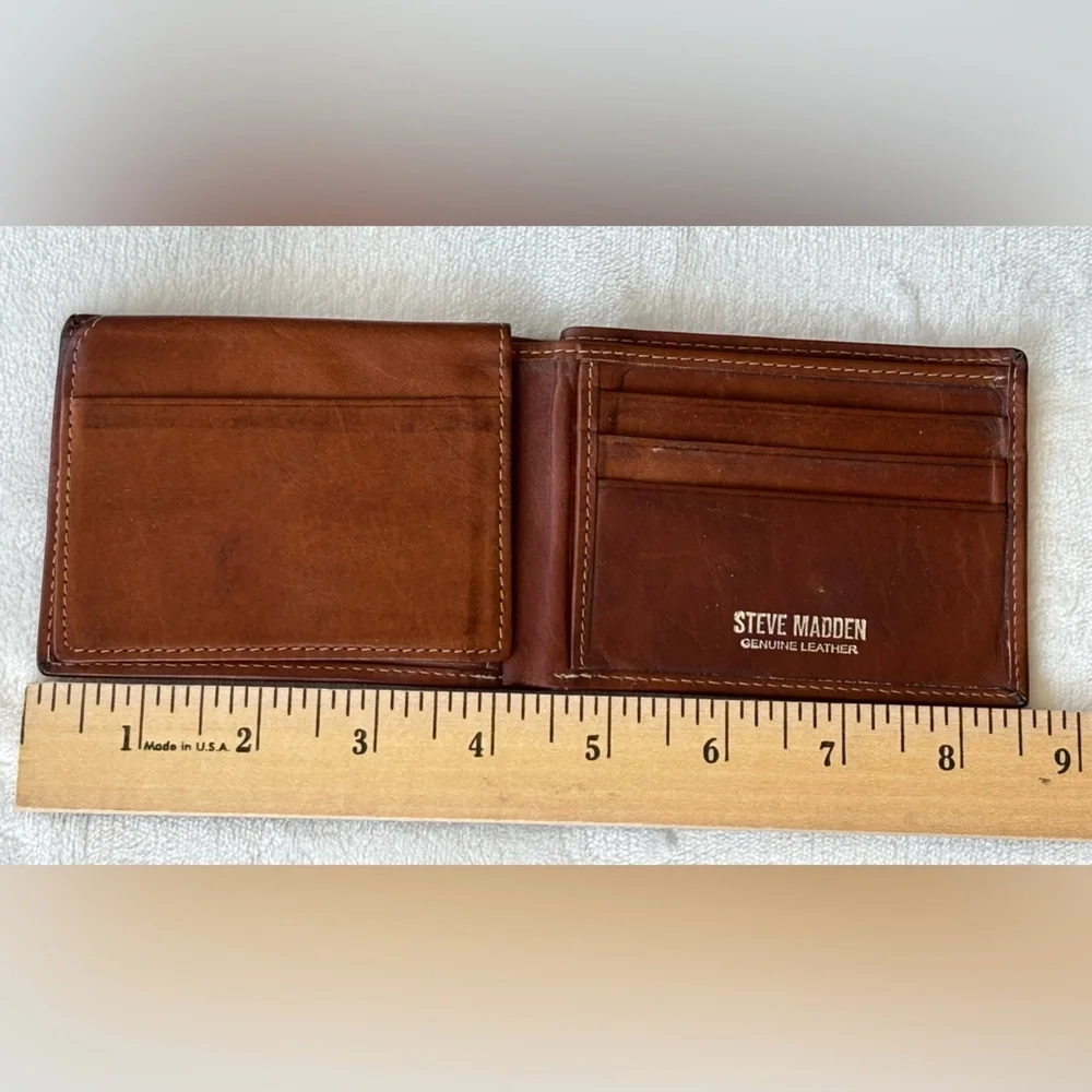 Steve Madden Rich Brown Leather Card Holder